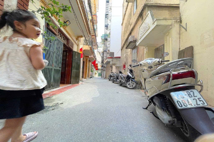 Siêu phẩm Nhà Tây Hồ , 65m, 5 tầng, oto đỗ cửa, 2 thoáng trước và sau, có ô chờ thang máy, có oto