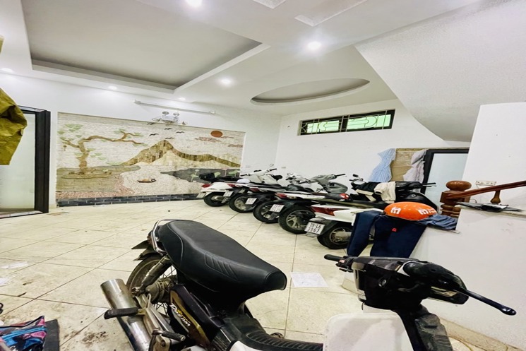 HÀNG HIẾM TRUNG TÂM CẦU GIẤY- 4 PHÒNG K.KÍN – GẦN HỒ THOÁNG  _ 5 TẦNG – 30M2 – 8,25 TỶ