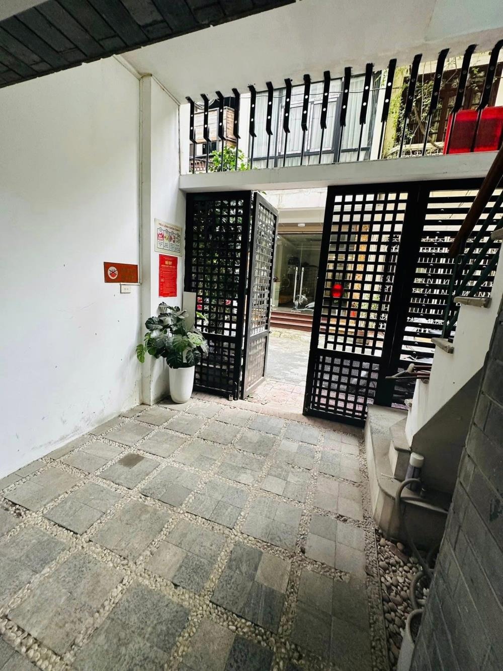 Bán nhà Ba Đình 52m2, 6 tầng, ô tô tránh, thoáng 2 mặt, 23.5 tỷ