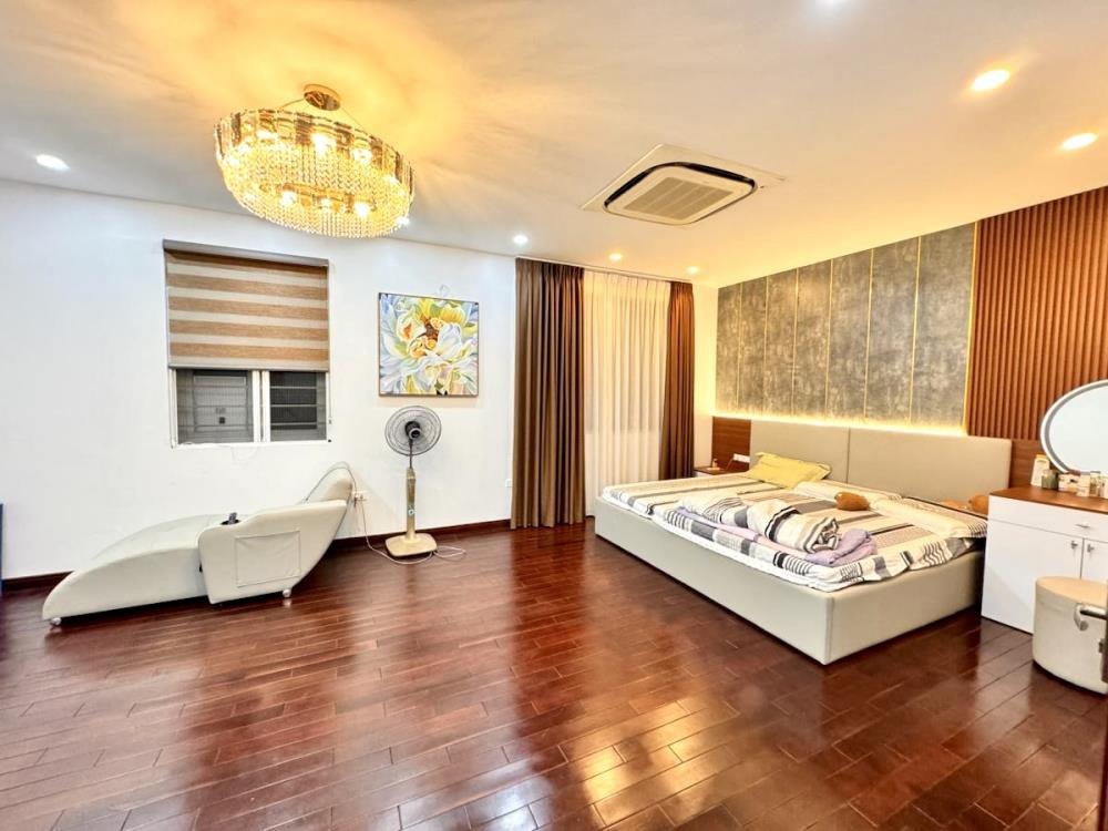 Bán nhà góc Kim Đôi, Đống Đa - 109m2, 5T, MT 18m, Nội Thất Vip, Kinh Doanh