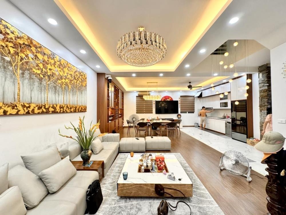Bán nhà góc Kim Đôi, Đống Đa - 109m2, 5T, MT 18m, Nội Thất Vip, Kinh Doanh