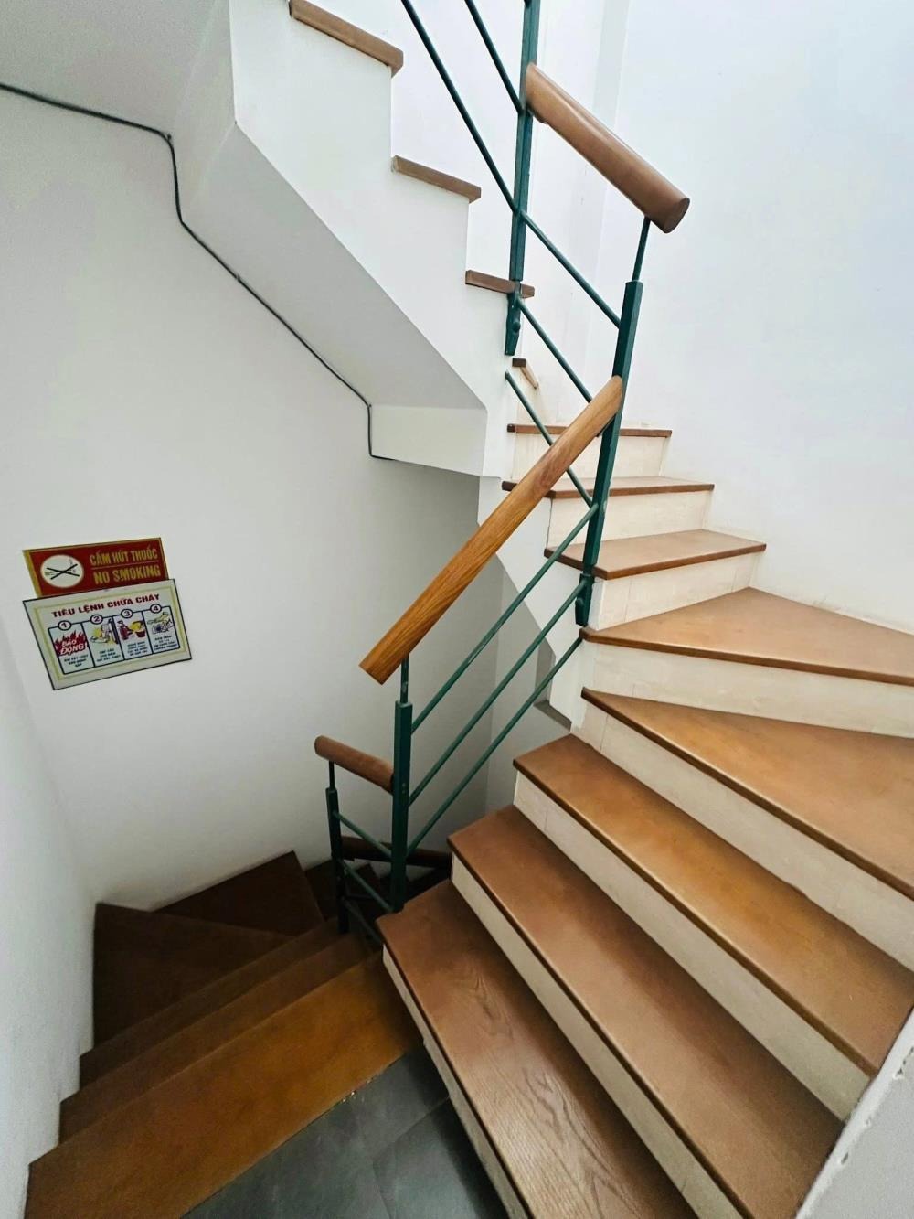 Bán nhà Ba Đình 52m2, 6 tầng, ô tô tránh, thoáng 2 mặt, 23.5 tỷ