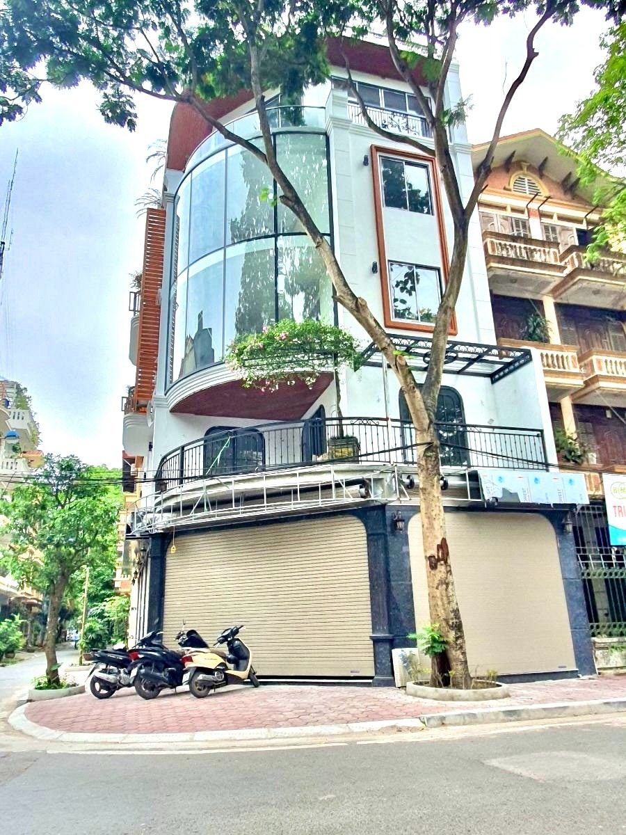 Bán nhà lô góc Hoàng Cầu, Đống Đa - 108m2, 5 tầng, thang máy, kinh doanh đỉnh cao