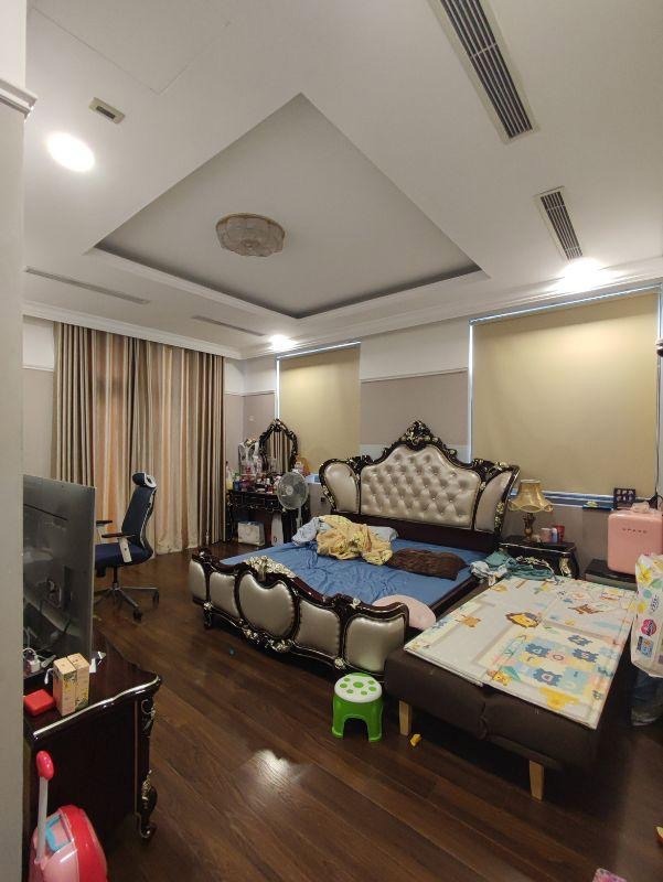 Bán nhà lô góc Hoàng Cầu, Đống Đa - 108m2, 5 tầng, thang máy, kinh doanh đỉnh cao