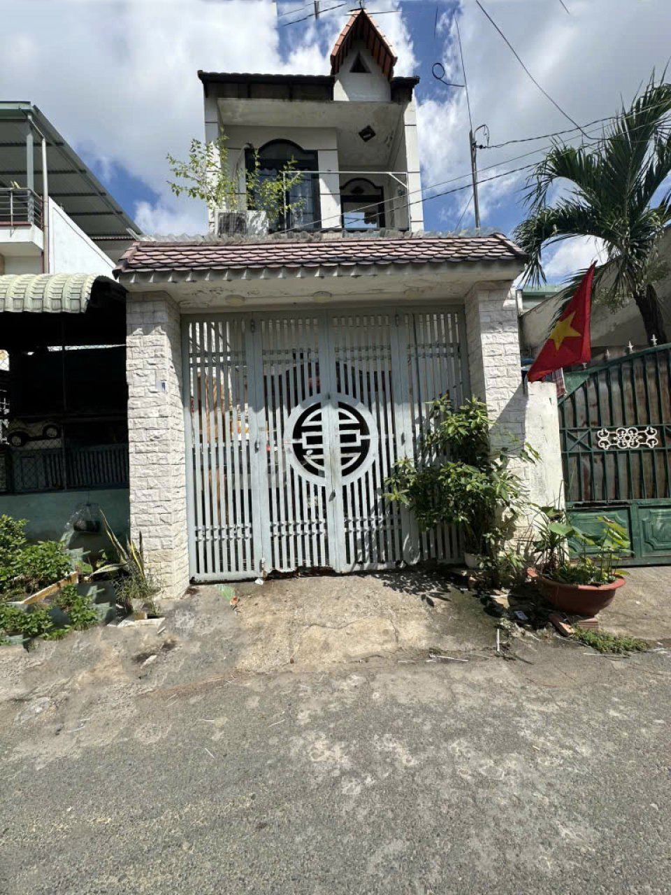 Nhà Mặt Tiền Trung Mỹ Tây 3, Quận 12 - 95m2, 2 Tầng, Ô Tô Né