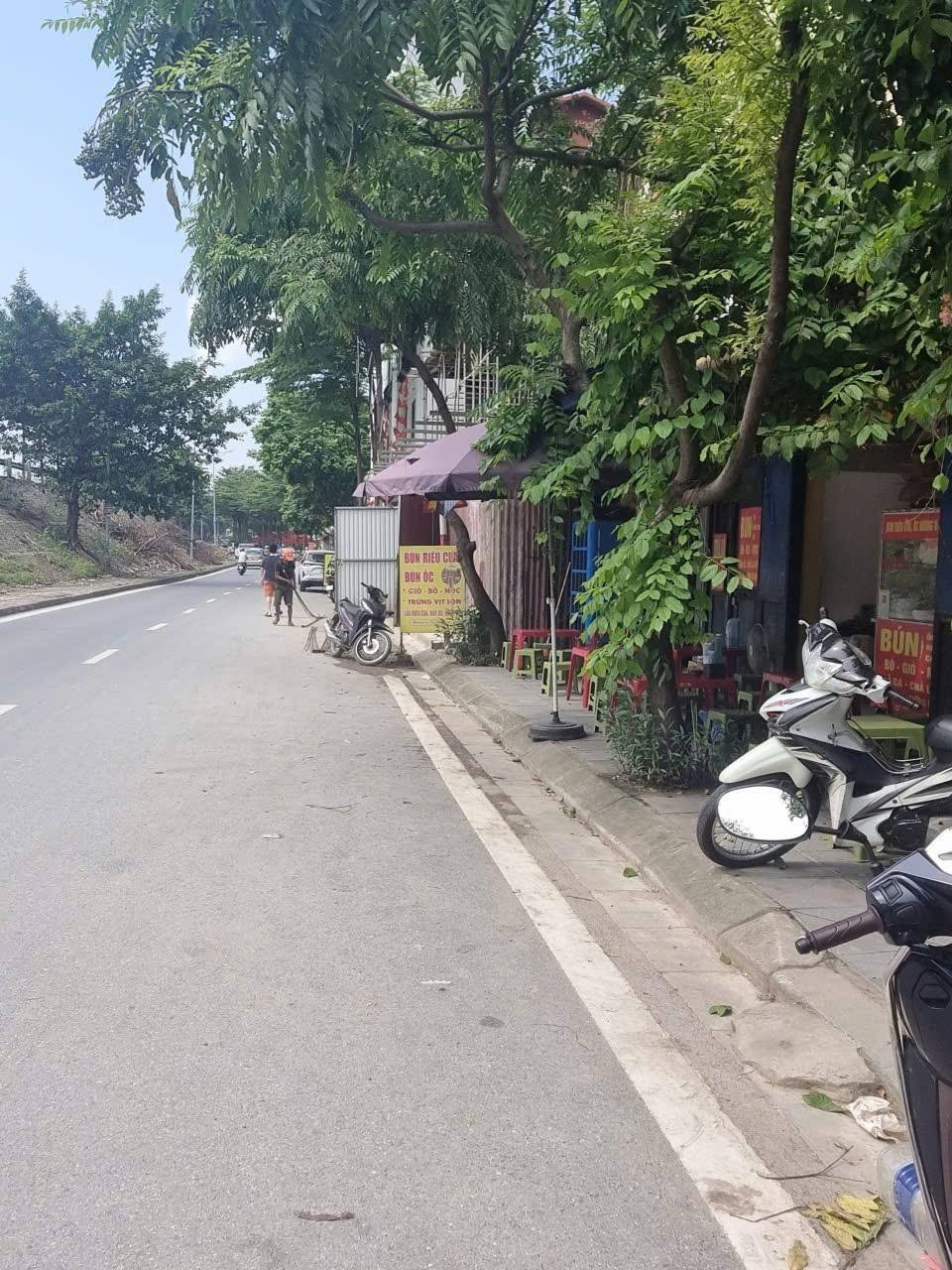 Bán Nhà Mặt Phố Đường Bưởi, Ba Đình - 32m2, 6 Tầng, Lô Góc, 18 Tỷ