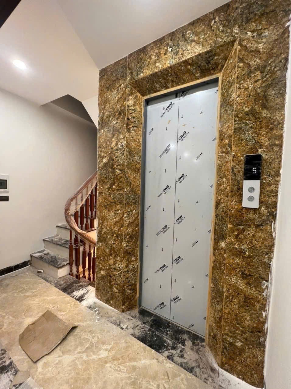 Bán nhà ngõ Vũ Tông Phan, Thanh Xuân - 50m², 7 tầng, Mặt tiền 4.8m - Giá 16 tỷ