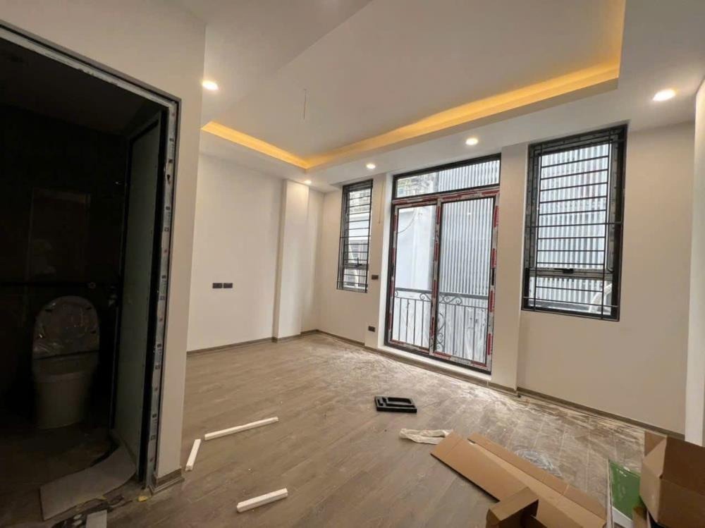 Bán nhà ngõ Vũ Tông Phan, Thanh Xuân - 50m², 7 tầng, Mặt tiền 4.8m - Giá 16 tỷ