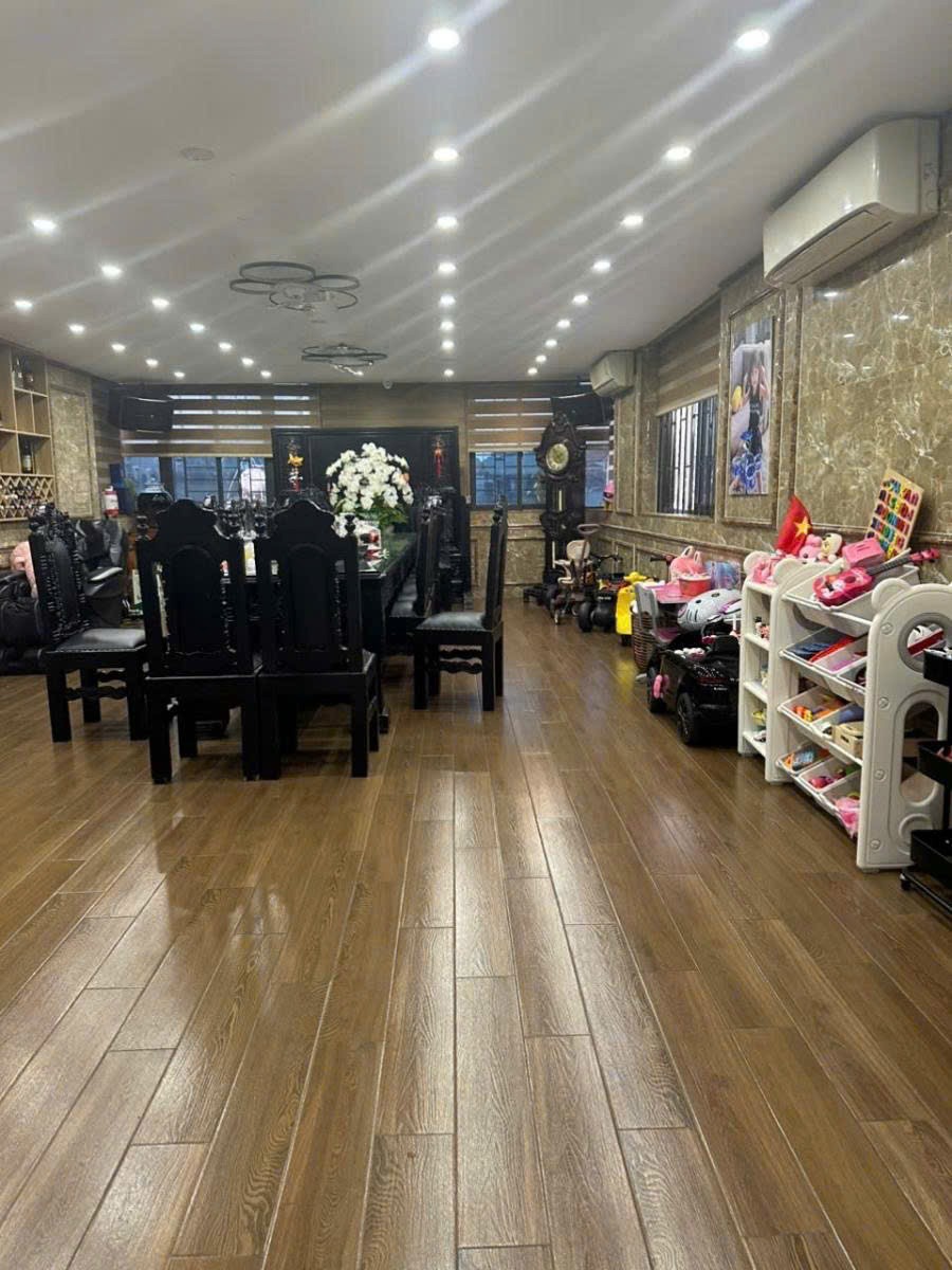 Bán nhà mặt phố Nguyễn Khuyến, Đống Đa - 54m2, 6 Tầng, Giá 36.5 Tỷ