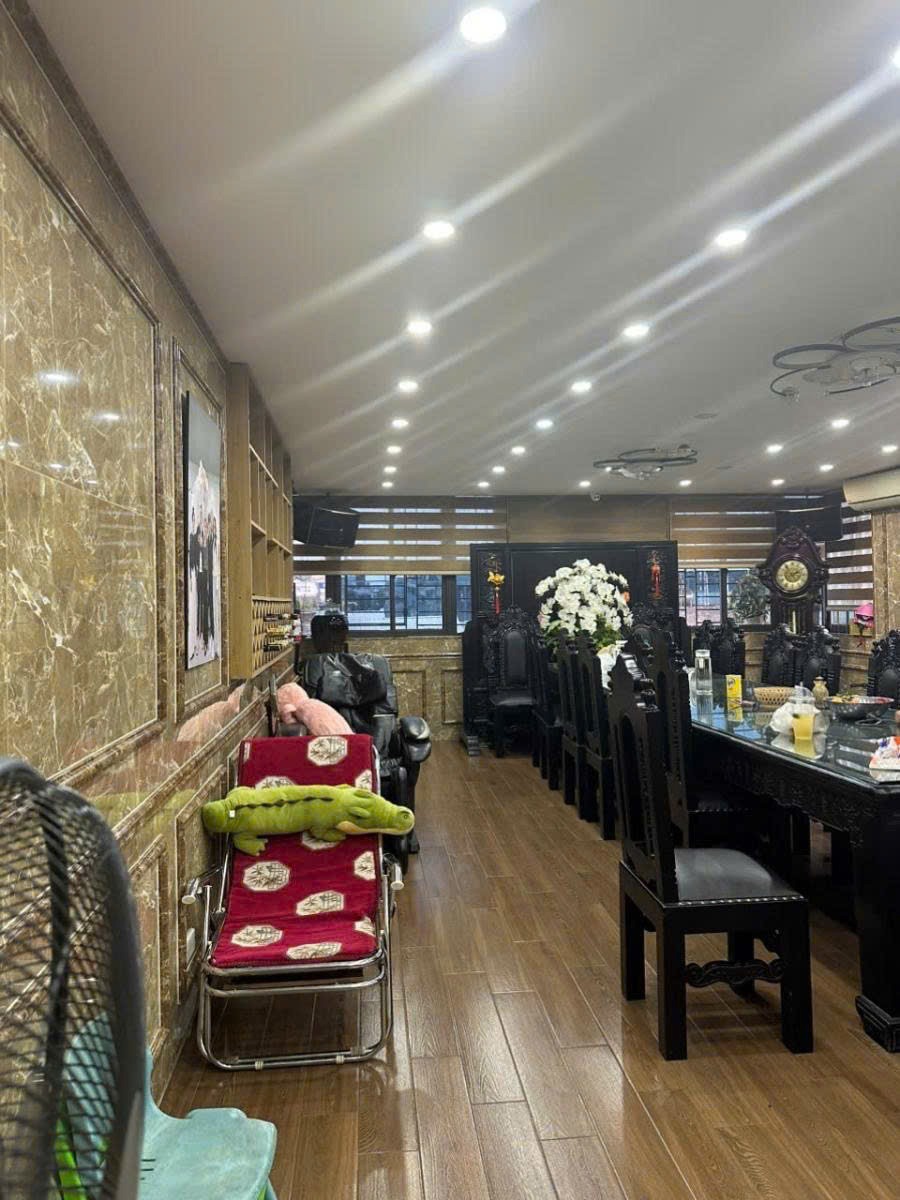 Bán nhà mặt phố Nguyễn Khuyến, Đống Đa - 54m2, 6 Tầng, Giá 36.5 Tỷ