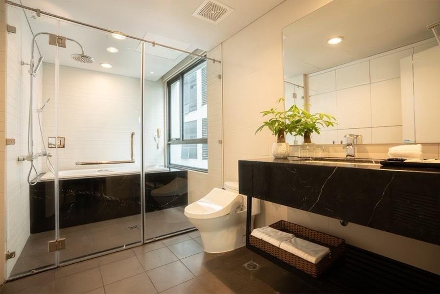 Bán Toà Nhà Phố Duy Tân 850m2, 14 Tầng, 70 Phòng - Giá 390 Tỷ