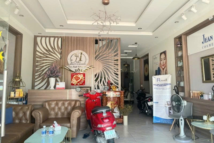 BÁN NHÀ MẶT TIỀN KHU VIP – 4 TẦNG CÓ THANG MÁY – ĐỐI DIỆN CHỢ, CẠNH TRUNG TÂM THƯƠNG MẠI