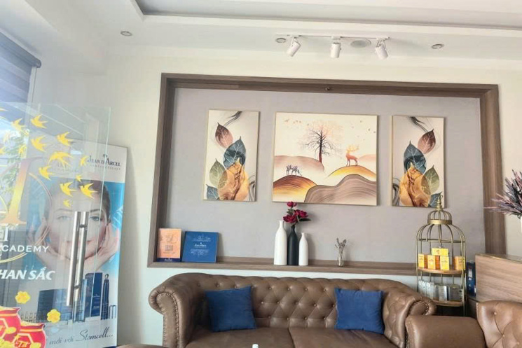 BÁN NHÀ MẶT TIỀN KHU VIP – 4 TẦNG CÓ THANG MÁY – ĐỐI DIỆN CHỢ, CẠNH TRUNG TÂM THƯƠNG MẠI