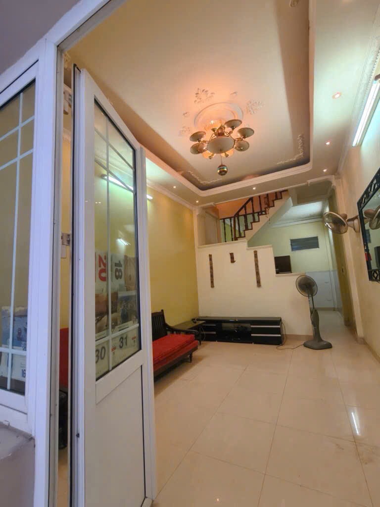 Nhà Hào Nam 55m2, Mặt Tiền 4m, Ngõ Thông Thoáng - Vị Trí Đắc Địa