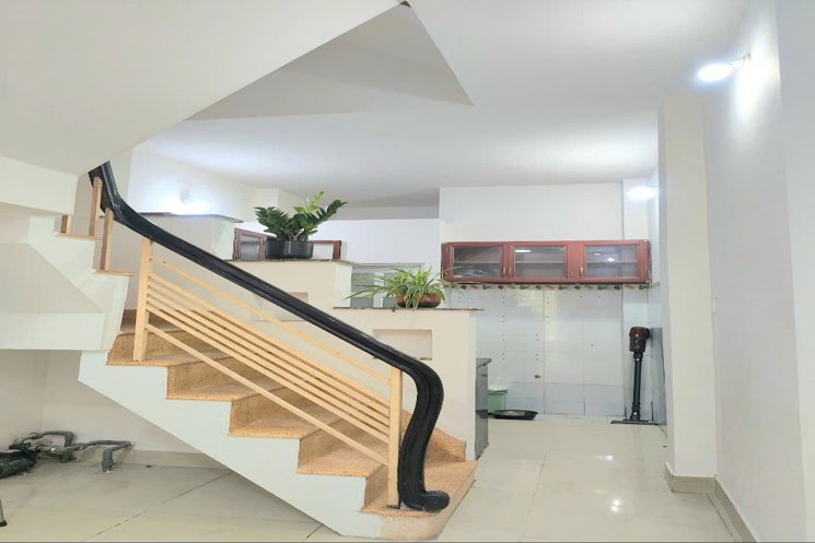 Nhà giá rẻ Nở hậu SHR 4 tầng 31m2 – Võ Văn Kiệt Quận 1 SS