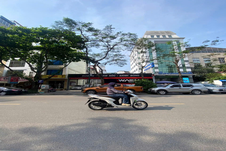 ĐẤT VÀNG PHỐ HIẾM 

💥💥💥LÔ ĐẤT KIM CƯƠNG VÍP NHẤT QUẬN HOÀN KIẾM - GPXD 3 HẦM 8 NỔI 
✍️ Vị trí