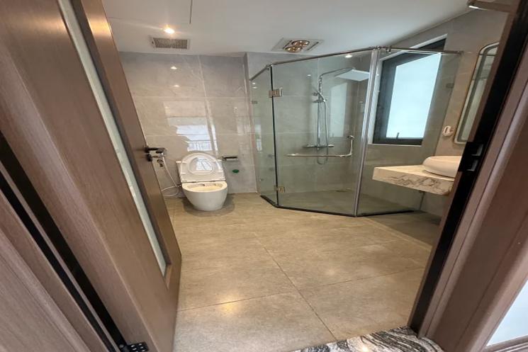 Nhà mới đủ nội thất ngoc ô tô Phố Thạch Cầu 35m2 X 5 tầng, mặt tiền 4.7m 6.6 tỷ Long Biên