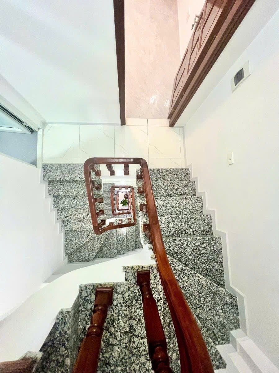 Bán nhà Tôn Thất Tùng, Đống Đa - 50m2, 5 tầng - Gần Đại Học Y