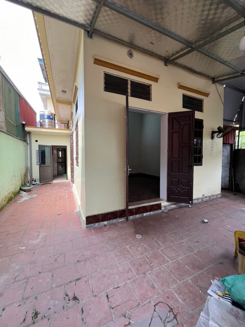 Bán nhà 3 tầng Ngọc Hồi 98m² - 8.4 tỷ - Ngõ 255 Vĩnh Khang, ô tô tránh