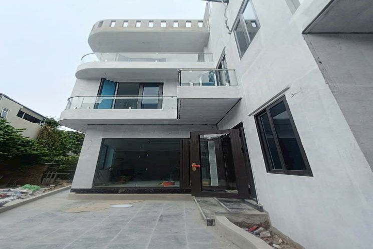 LONG BIÊN - BÁN BIỆT THỰ 4 TẦNG XÂY MỚI - FULL CÔNG NĂNG GIÁ NHỈNH 9 TỶ