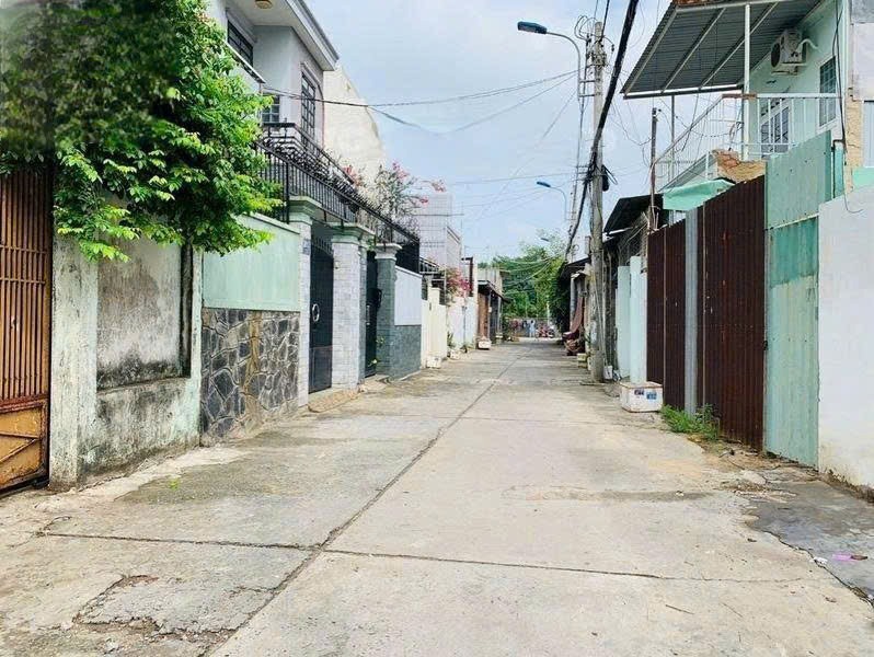 Bán Đất Nền, Nhà Cũ Gần Phạm Văn Đồng, Phường Linh Tây - Giá 4.7 Tỷ