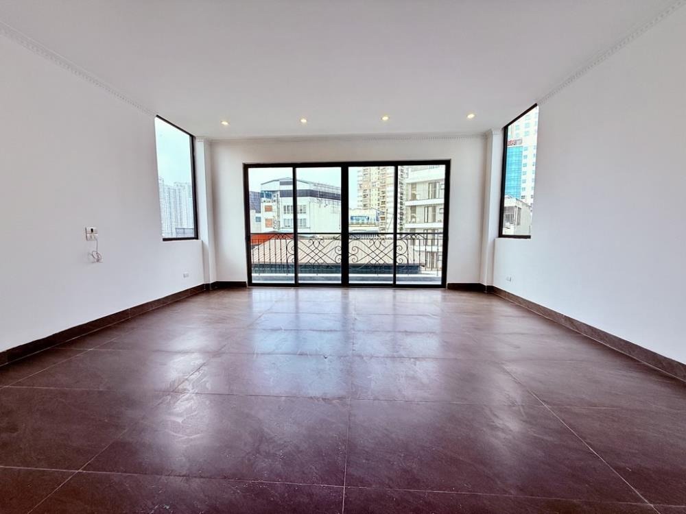 🏠 Nhà 8 Tầng, Thang Máy, 43m² Khuất Duy Tiến - Giá Tốt!