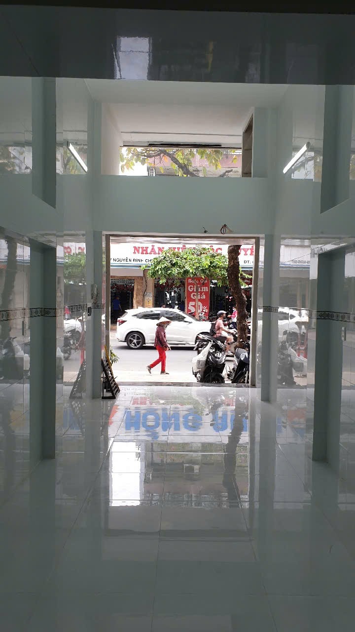 Nhà Mặt Tiền Nguyễn Đình Chiểu, Quận 3 - 18.6 Tỷ - Vị Trí Kinh Doanh