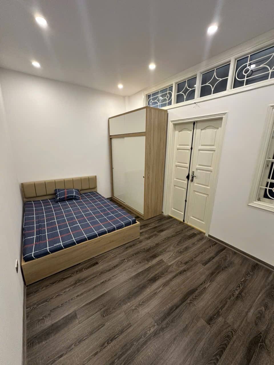 Bán gấp nhà Kim Ngưu 30m2, Ô tô tránh, Hai thoáng, Giá 5.6 tỷ