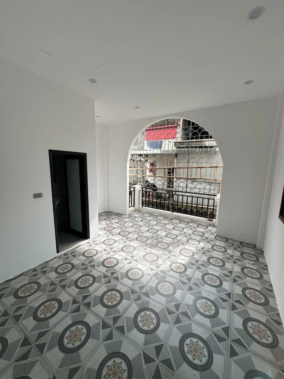 Bán gấp nhà Kim Ngưu 30m2, Ô tô tránh, Hai thoáng, Giá 5.6 tỷ