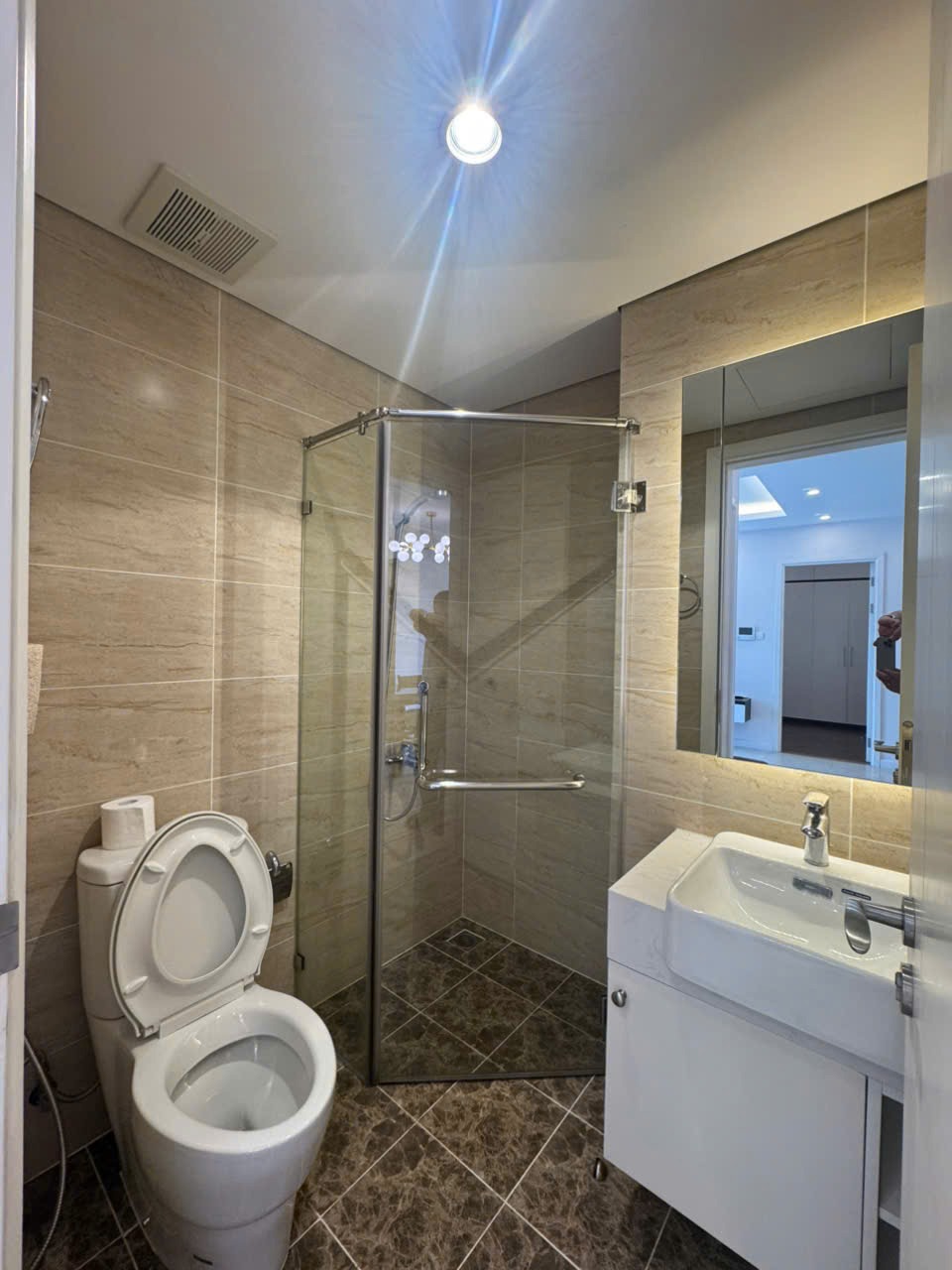 Bán Căn Hộ Vinhomes D’Capitale 2PN 73m² Full Nội Thất - Giá 7.6 Tỷ