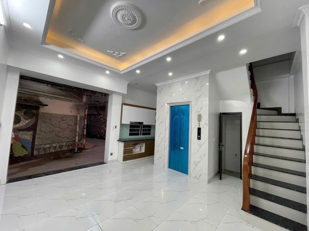Nhà Mới 6 Tầng, 30m2, Mặt Tiền 6m, Giá 6.48 Tỷ - Hoàng Liên, Ô Tô Đỗ Cửa