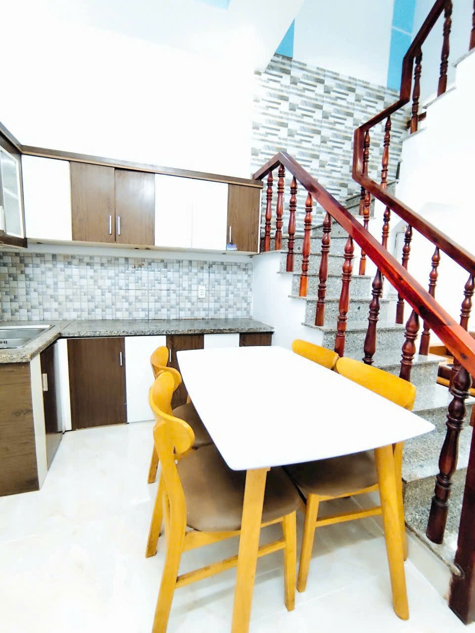 Bán Gấp Nhà Sổ Riêng Hóc Môn - Giá Chỉ 689 Triệu