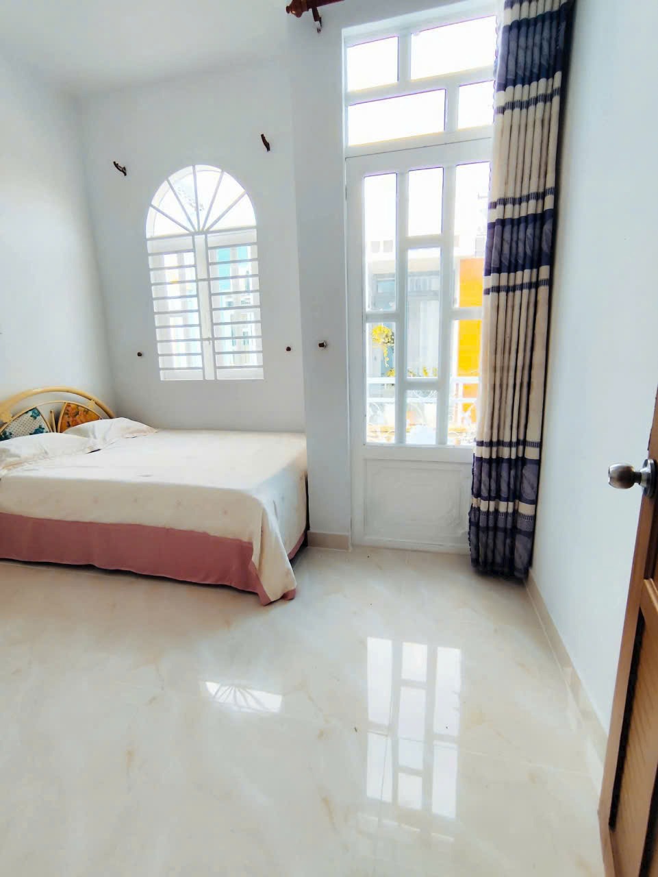 Bán Gấp Nhà Sổ Riêng Hóc Môn - Giá Chỉ 689 Triệu