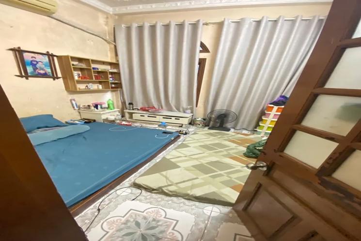 Bán Nhà Đê La Thành nhỏ 31m2. 4 tầng. mặt tiền 3.2m. giá 7.5 Tỷ Đống Đa Hà Nội