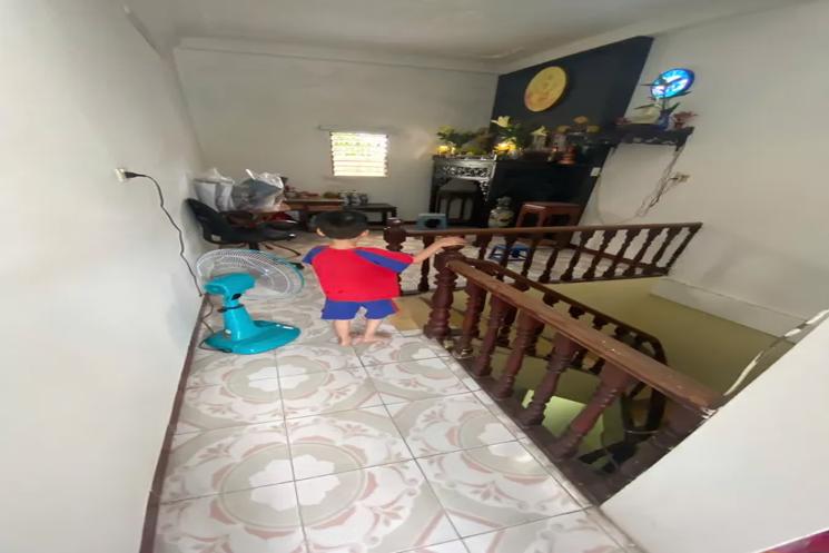 Bán Nhà Đê La Thành nhỏ 31m2. 4 tầng. mặt tiền 3.2m. giá 7.5 Tỷ Đống Đa Hà Nội