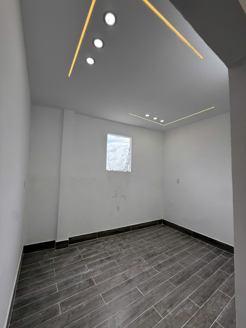 Bán Gấp Nhà Sổ Hồng Riêng Hóc Môn - Giá Chỉ 849 Triệu