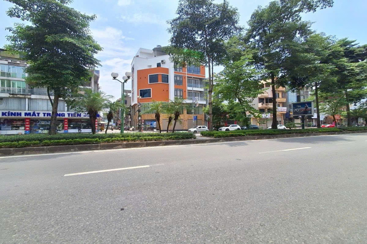 BÁN NHÀ MẶT PHỐ NGÔ GIA TỰ,  VỈA HÈ ĐÁ BÓNG, KINH DOANH ĐỈNH - LONG BIÊN HÀ NỘI