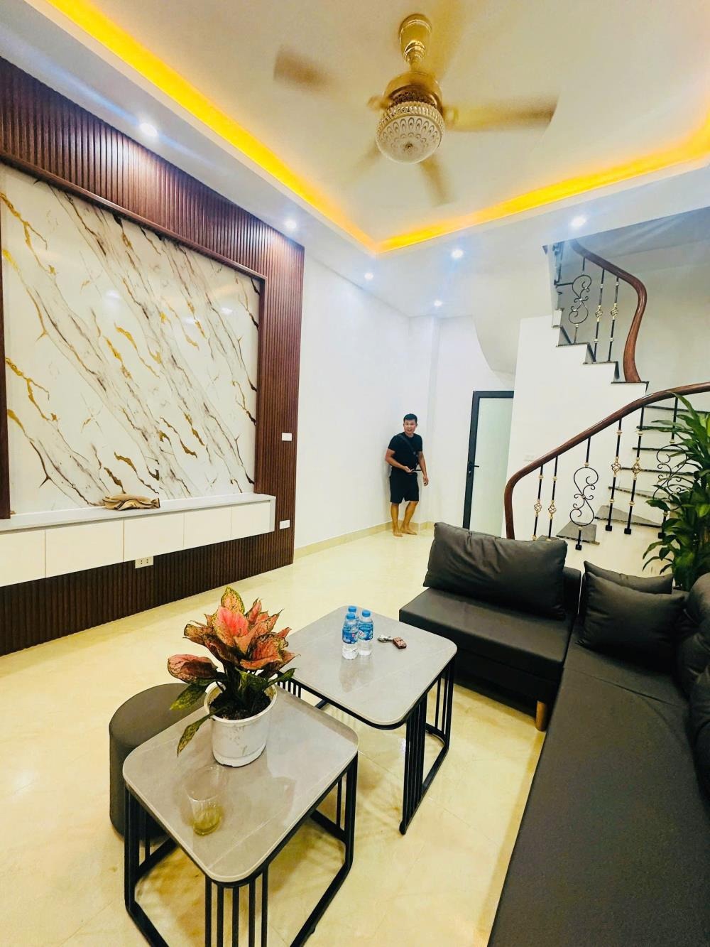 🔥Bán nhà Hoàng Quốc Việt, Cầu Giấy - 7.3 tỷ - Ngõ Ô Tô - 35m2, 4 Phòng Ngủ🔥