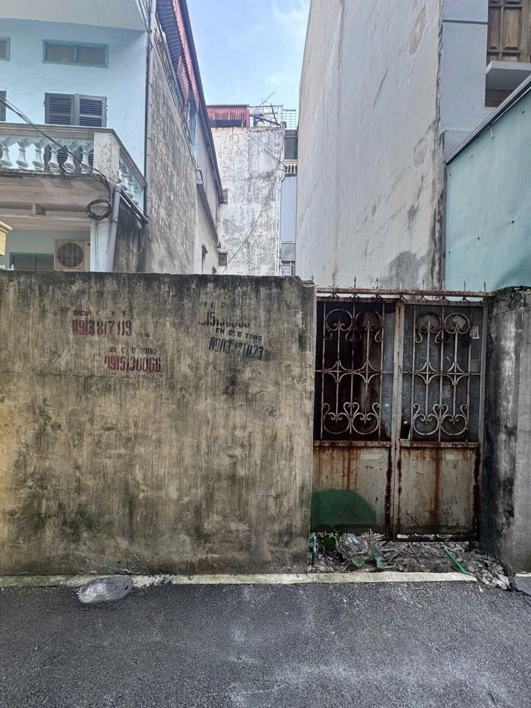 Bán đất Lạc Long Quân 60m2 - Vị trí đẹp, gần Hồ Tây - Giá 8.9 tỷ