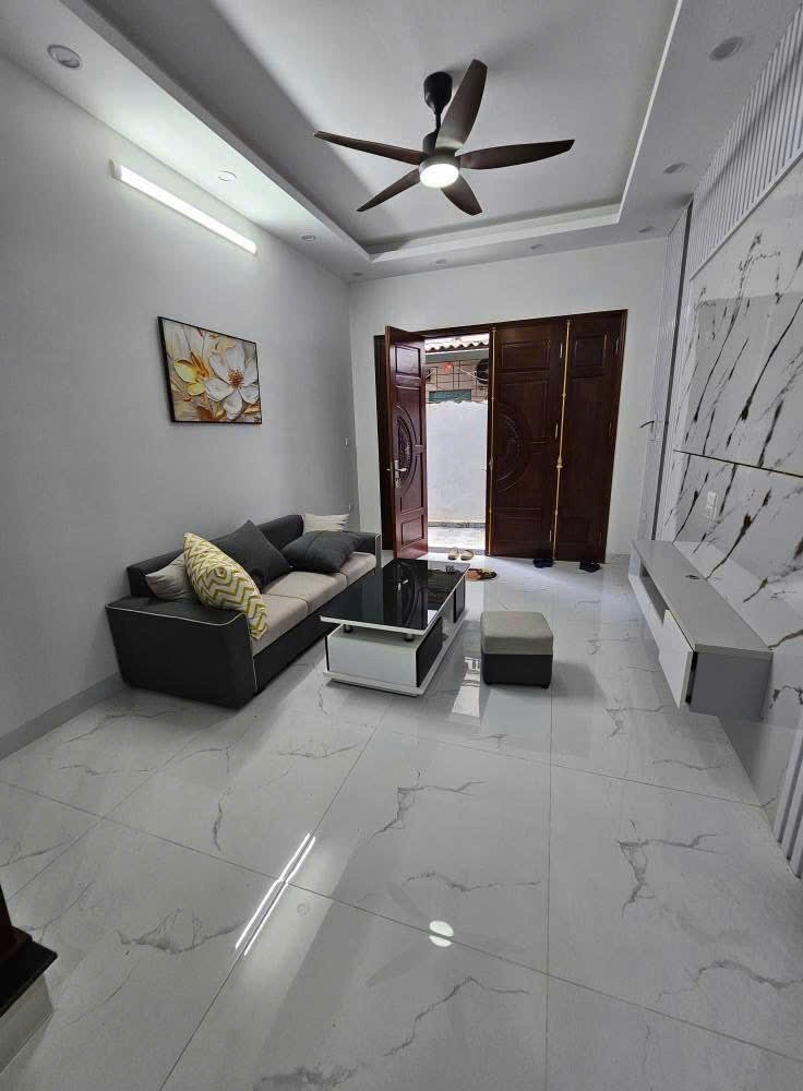 Nhà Xuân Đỉnh Bắc Từ Liêm: 33-35m², 5 Tầng, Mặt Tiền 3.8m - 7.68 Tỷ