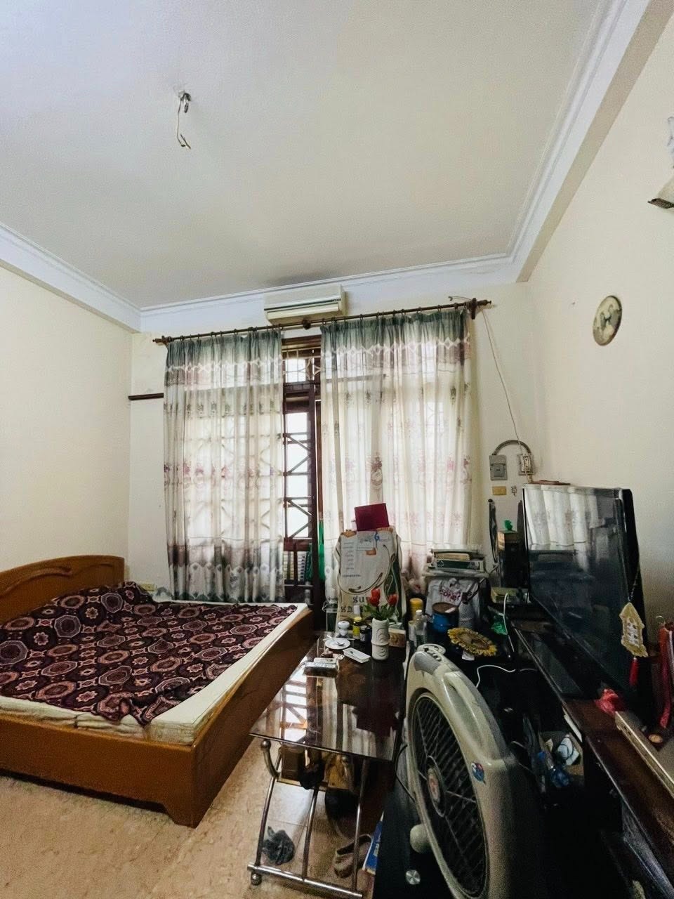 Bán nhà Nguyễn Khang 85m² - 4 Tầng, Mặt Tiền 4.3m - 20 Tỷ - Ô Tô Đỗ Cửa
