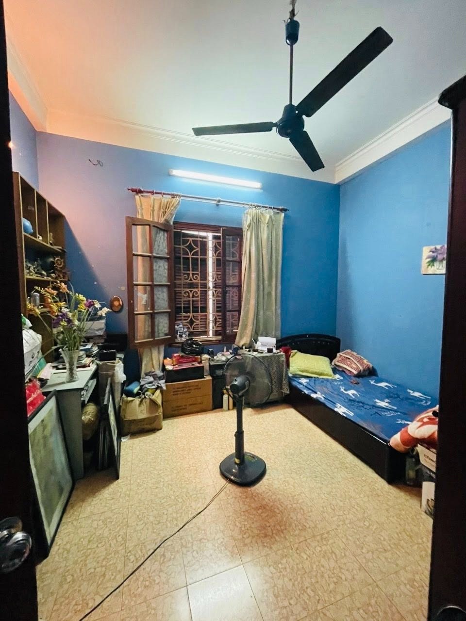 Bán nhà Nguyễn Khang 85m² - 4 Tầng, Mặt Tiền 4.3m - 20 Tỷ - Ô Tô Đỗ Cửa