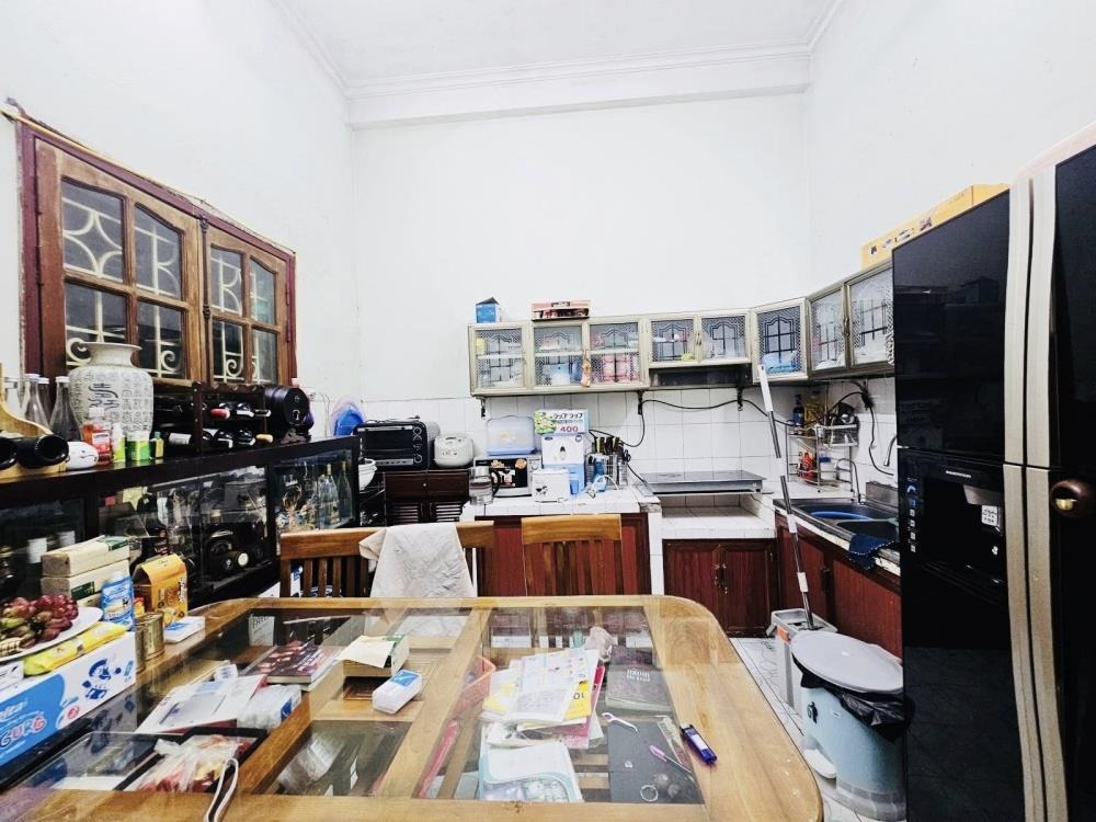 Bán nhà Nguyễn Khang 85m² - 4 Tầng, Mặt Tiền 4.3m - 20 Tỷ - Ô Tô Đỗ Cửa