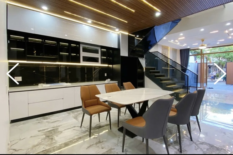 Nhà 3 tầng mới đẹp mặt tiền Lỗ Giáng 24 . DT:100m