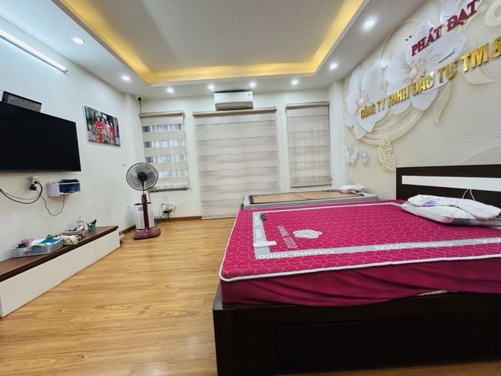 Bán nhà mặt phố lô góc, 5 tầng, thang máy, full nội thất tại Hai Bà Trưng