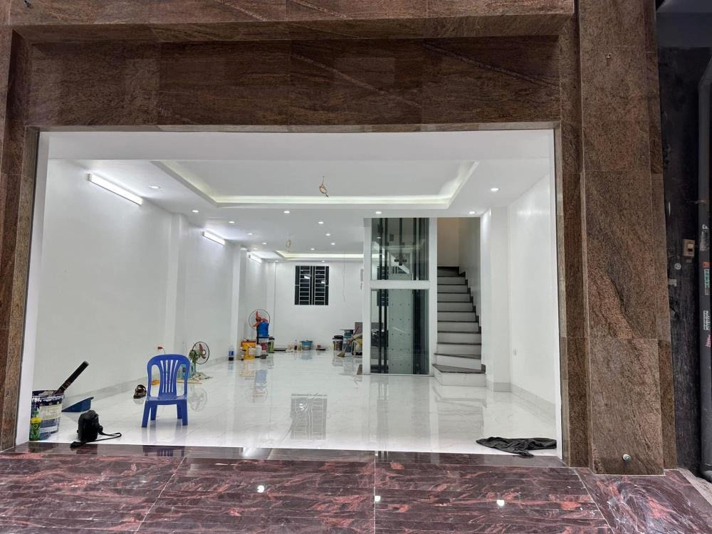 Bán nhà Hoàng Quốc Việt 60m² - 6 Tầng, Mặt Tiền 5.1m, 26.5 Tỷ - Ngõ Ô Tô, Thang Máy, Gara