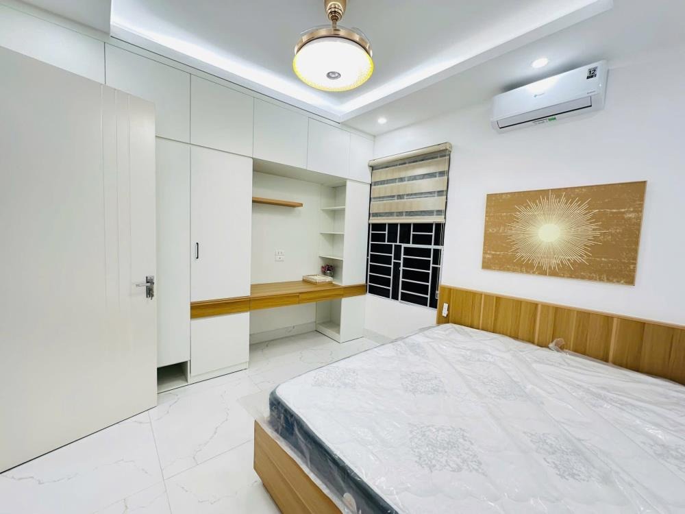 Bán nhà Hoàng Quốc Việt 60m² - 6 Tầng, Mặt Tiền 5.1m, 26.5 Tỷ - Ngõ Ô Tô, Thang Máy, Gara