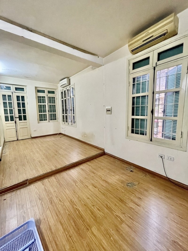Bán nhà mặt phố Đặng Tất, Ba Đình - 55m2, 4 tầng, lô góc - 30 tỷ (TL)