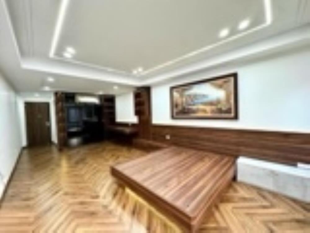 Nhà Mặt Phố Phương Mai 69m2, Vỉa Hè, Kinh Doanh, 35 Tỷ
