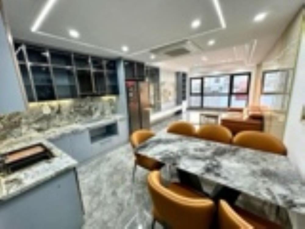 Nhà Mặt Phố Phương Mai 69m2, Vỉa Hè, Kinh Doanh, 35 Tỷ